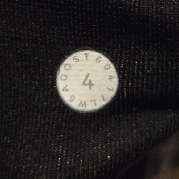 Women's Black Patterned Leggings - Picture 7 of 7